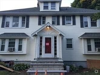 Building Photo - 4 Harvard Rd Unit 2 Rental