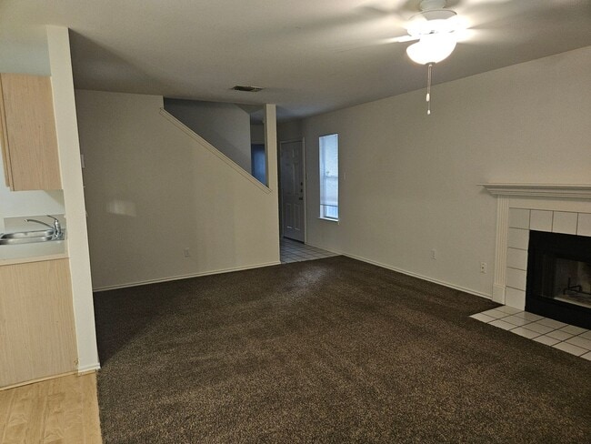 Photo - 3 Bedroom Townhouse near Medical Center!  ...