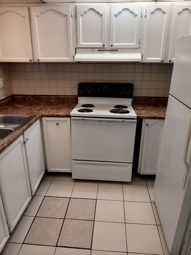 Photo - 1924 Honour Rd Unit 4