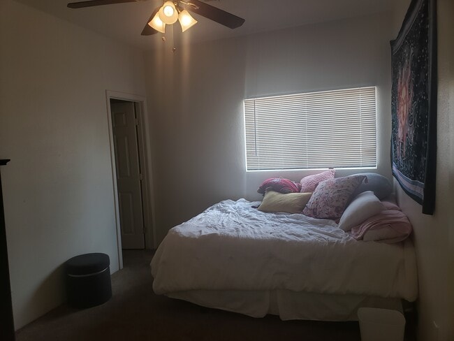Photo - 842 E Lester St