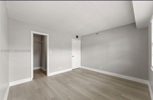 Photo - 3150 W Rolling Hills Cir Unit 209