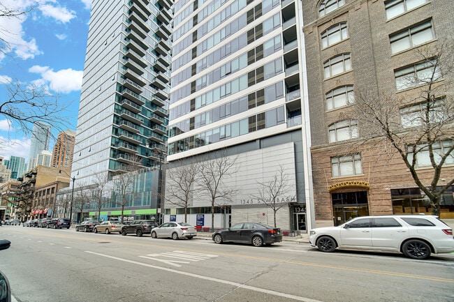 Photo - 1345 S Wabash Ave
