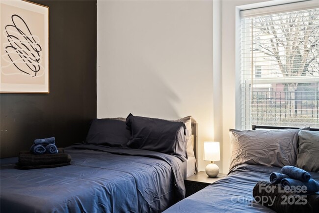 Photo - 2037 Statesville Ave