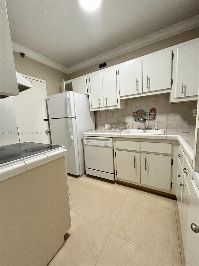 Photo - 100 Lincoln Rd Unidad 1010