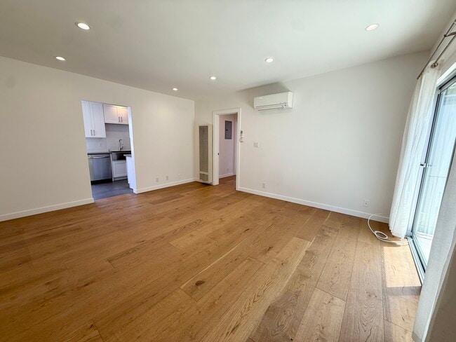 Photo - 515 Pier Ave Unit 4