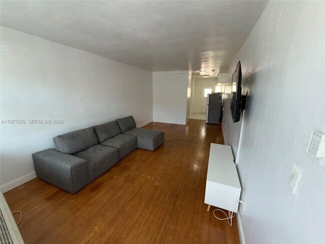 Building Photo - 300 74th St Unit 6