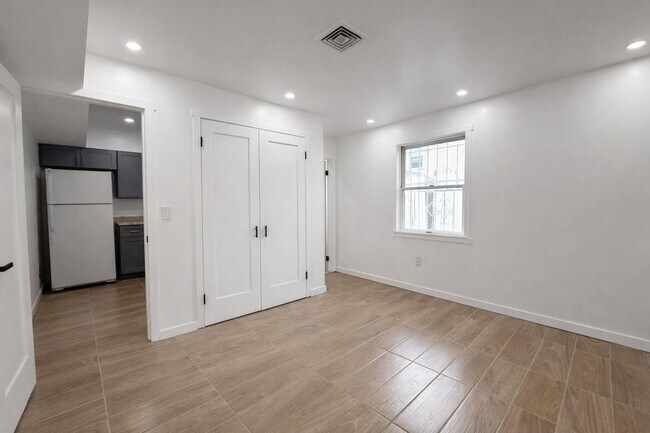 Photo - 87 Merseles St