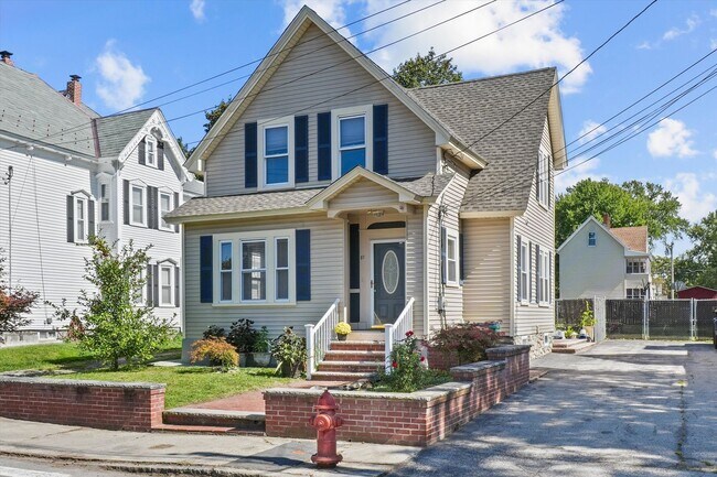 Photo - Single Family House For Lease steps from UMass Lowell and Downtown Lowell.