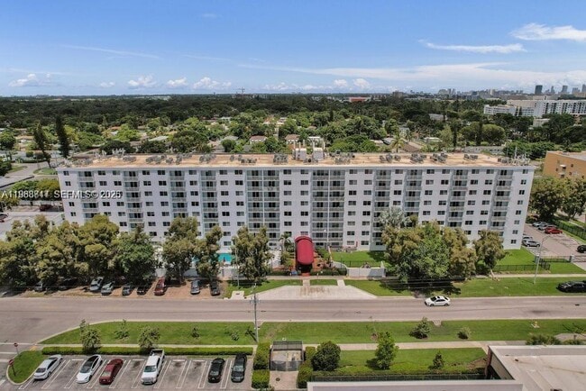 Building Photo - 1251 NE 108th St Unit 411