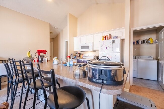 Photo - 4 bedroom, 4 bathroom Condominium- ONE BEDROOM AVAILABLE Unit B - B