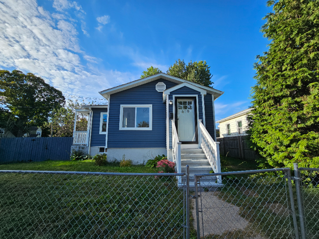 Photo - 619 Birdseye St House