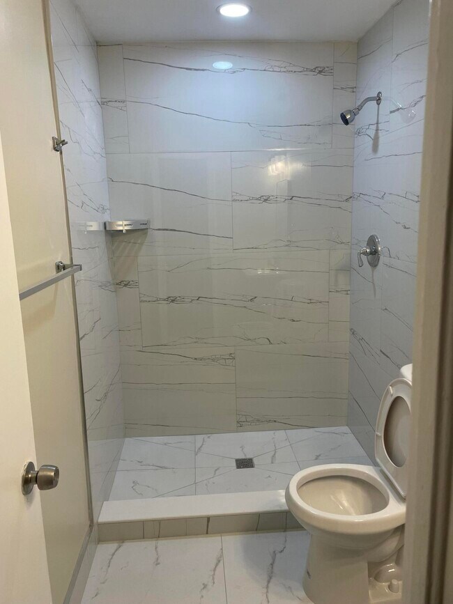 701 5th St Unit 1