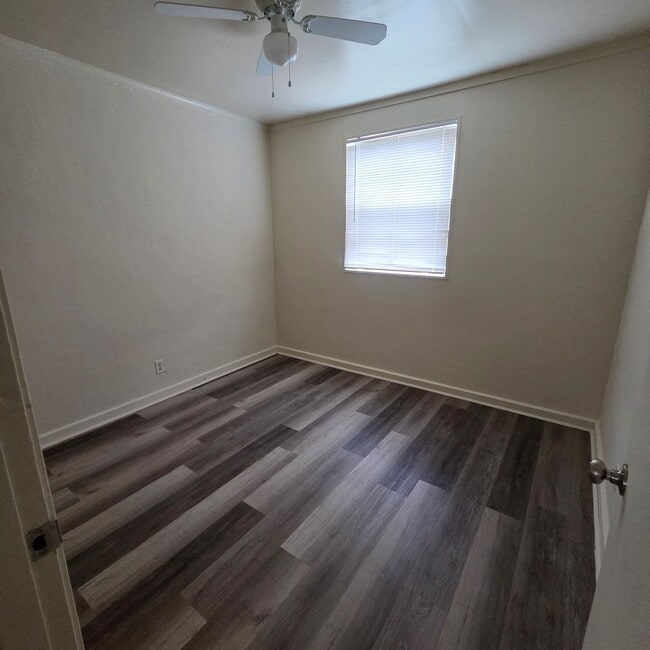 Photo - Hillcrest Apartments