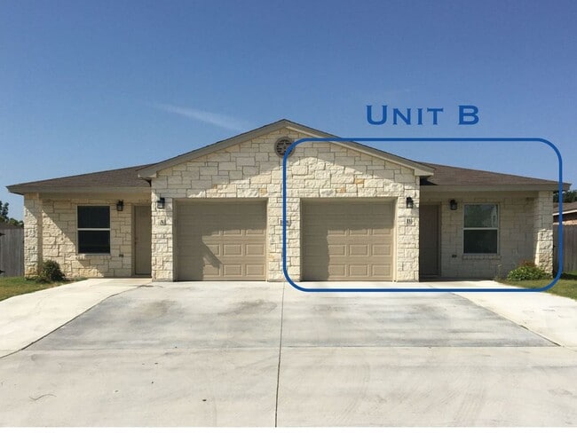 Building Photo - 108 Lowes Blvd Unit B