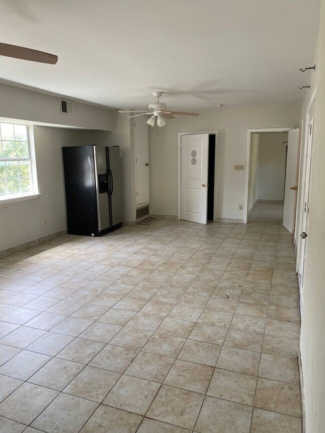 Photo - 827 Harris Ave