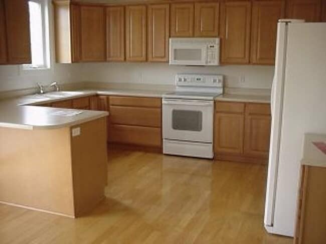Photo - Blacksburg, 3 BR / 2.5 BA Available August 14