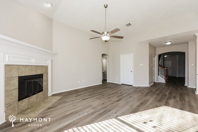 Photo - 2625 Gardendale Dr