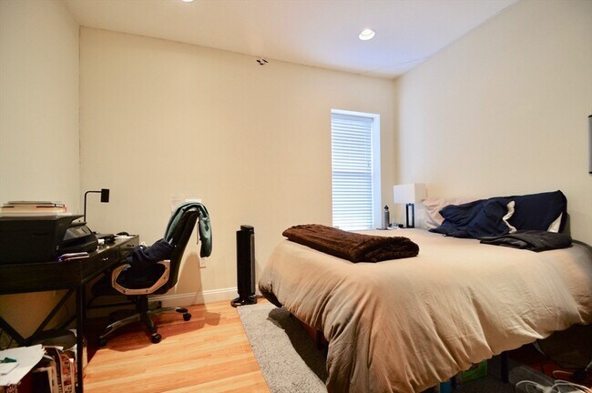 Photo - 1803 Beacon St Unit 8