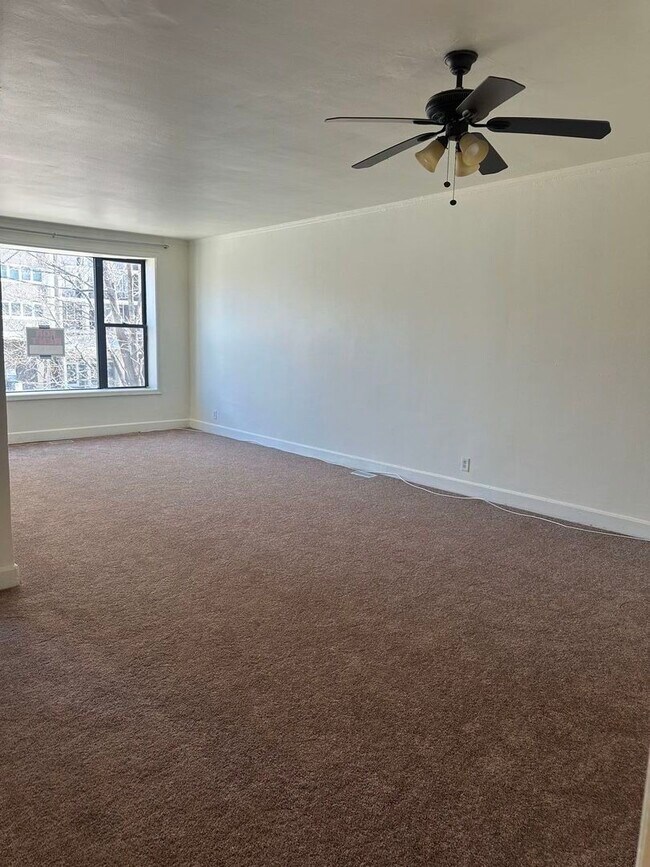 Photo - 5826 N Broadway