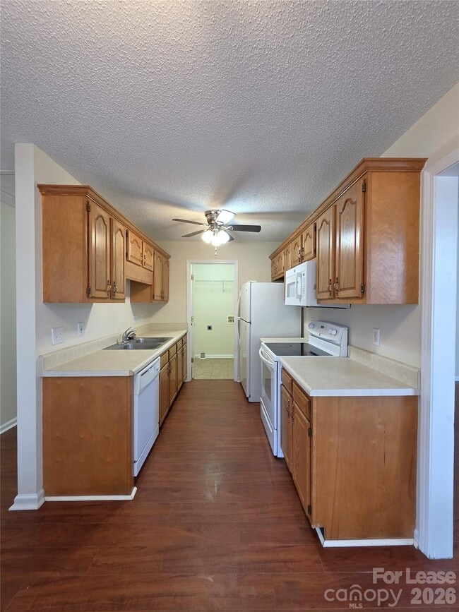 Photo - 1645 Bernard Ave