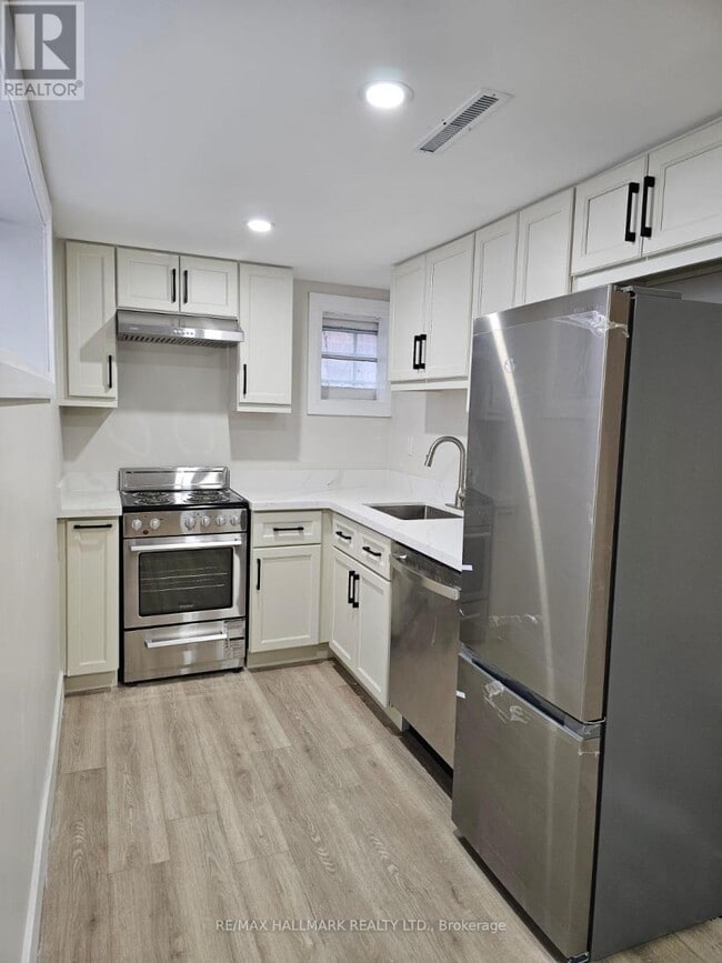 Photo - 159 Richmond St