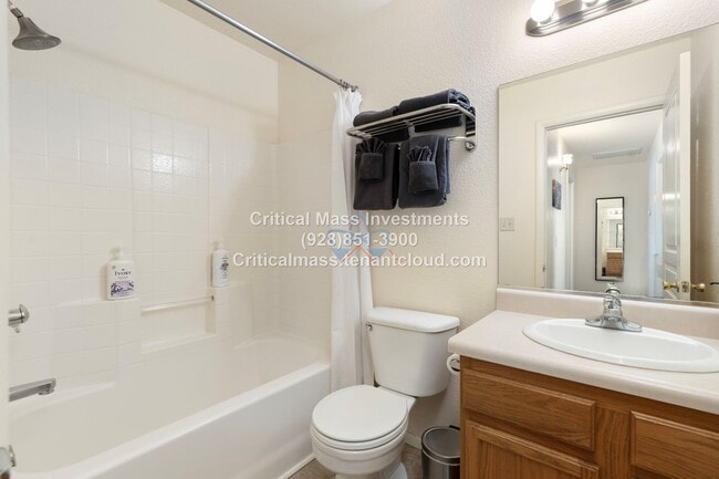 Photo - 610 N Newton St