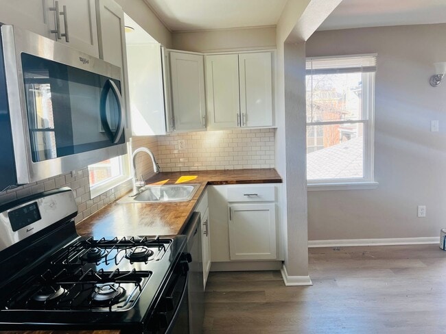 Building Photo - 1409 Tinsbury St Unit TN - 2 Rental