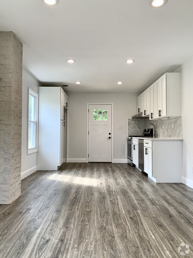 Building Photo - 93 Robert St Unit B Rental