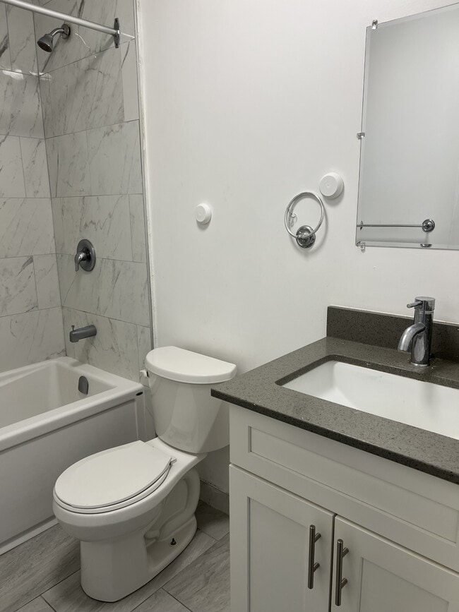 Photo - 630 Cummings Ave Unité 210