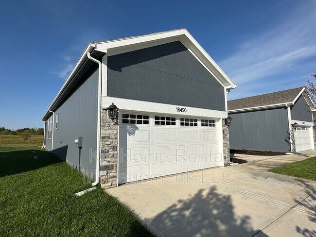 Photo - 16450 Blair St