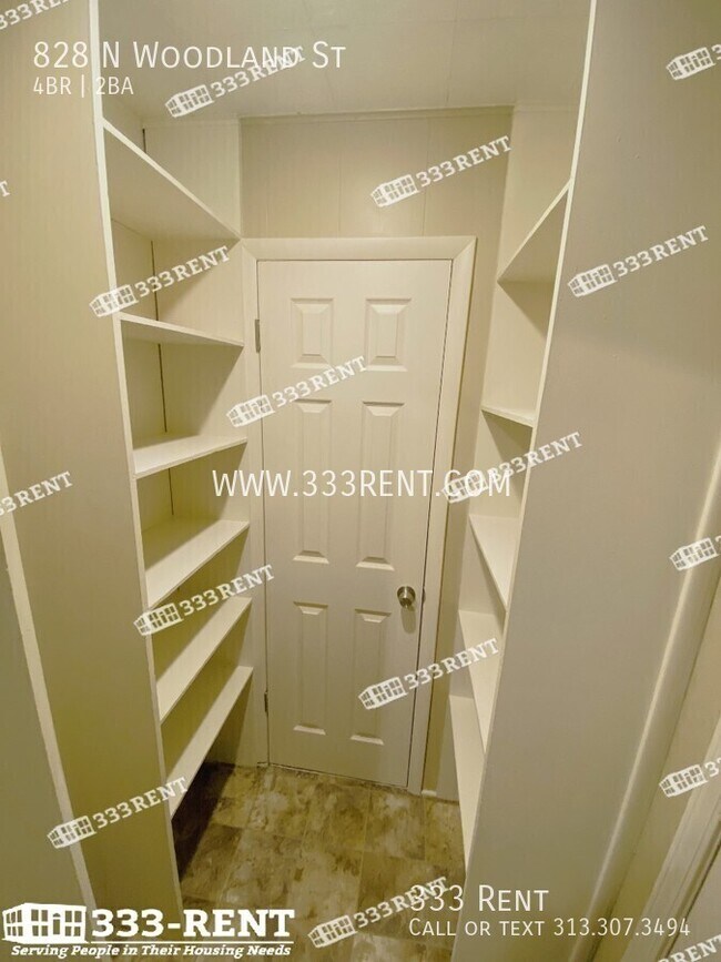 Photo - 828 N Woodland St