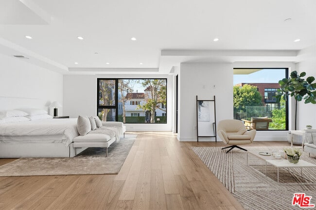 Photo - 725 Croft Ave Unidad 308