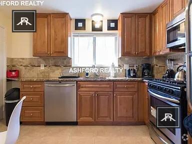 Building Photo - 2 bedroom in Belmont MA 02478 Rental