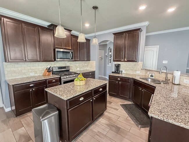 Photo - 1313 Zanna Grace Way