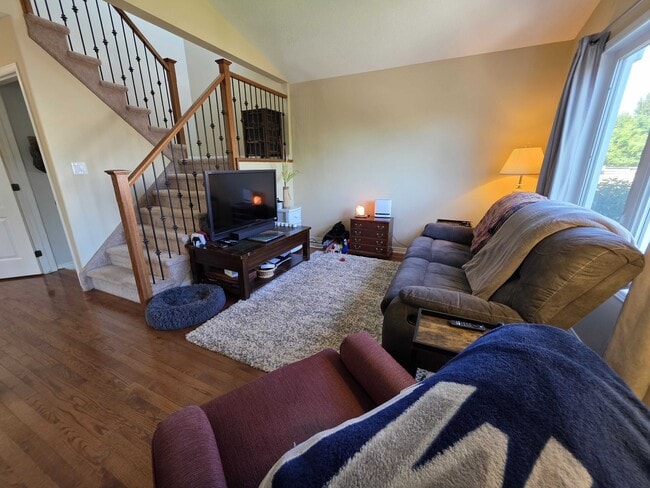 Photo - 496 McCallum St