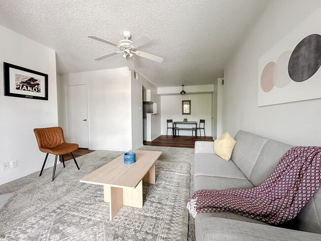 Photo - 1071 Clayton Ln Unidad ID1256105P