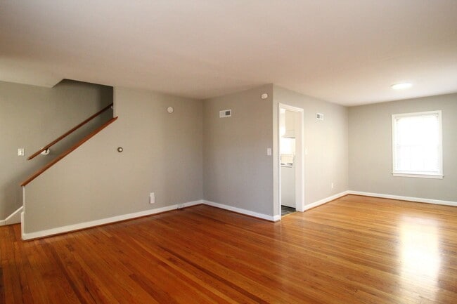 Photo - January FREE On This 2 Bedroom 2 Bath Duplex In The Waldo Area