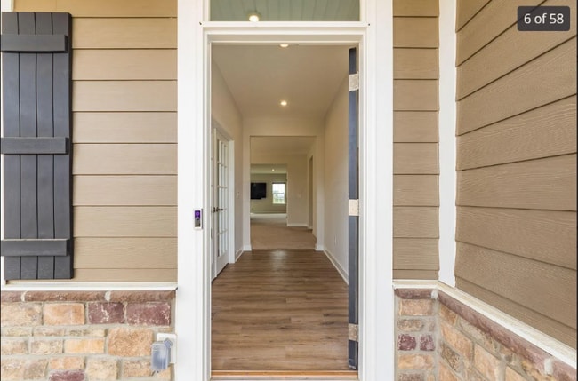 Photo - 951 Blackmore Dr