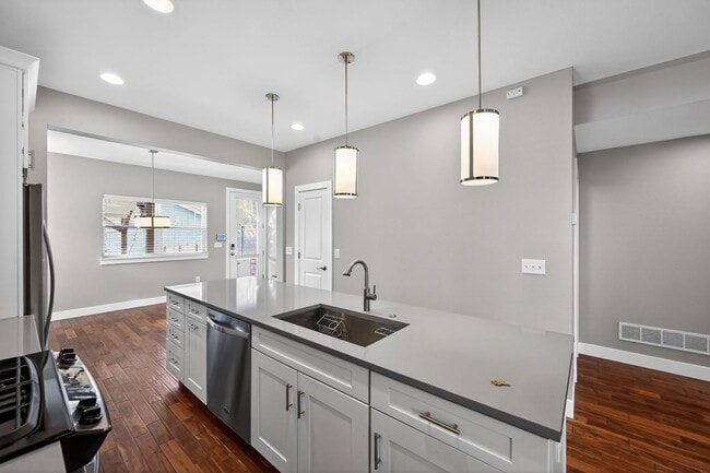 Photo - 1750 W 40th Ave