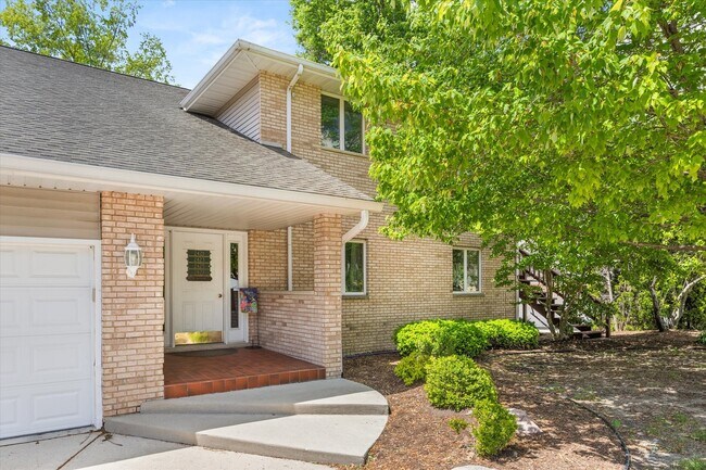Photo - 2427 Reynolds Manor Dr