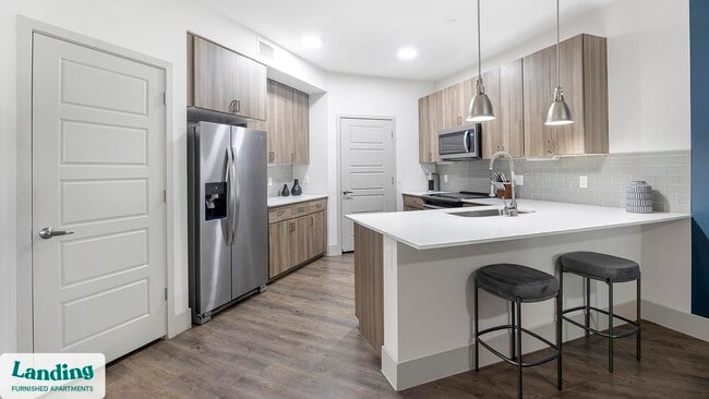 Photo - 2323 E Highland Ave Unidad 2104