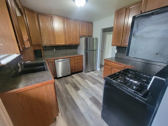 Photo - 6128 Fee Fee Rd