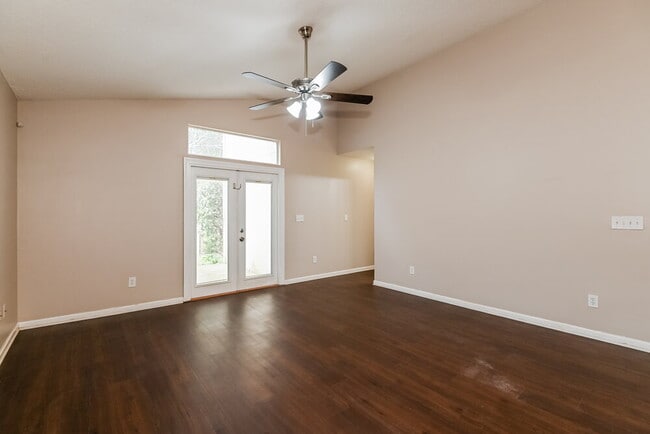 Photo - 2112 S Cranbrook Ave