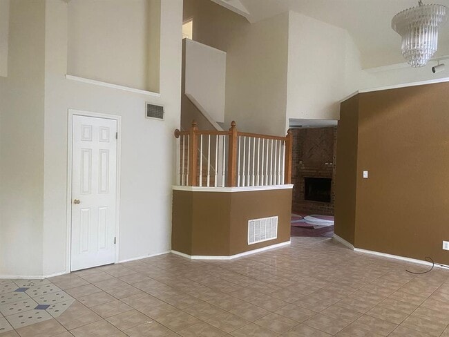 Photo - 307 Deren Ln