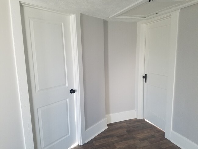 Building Photo - 1121 W 7th Ave Unit Lower Rental