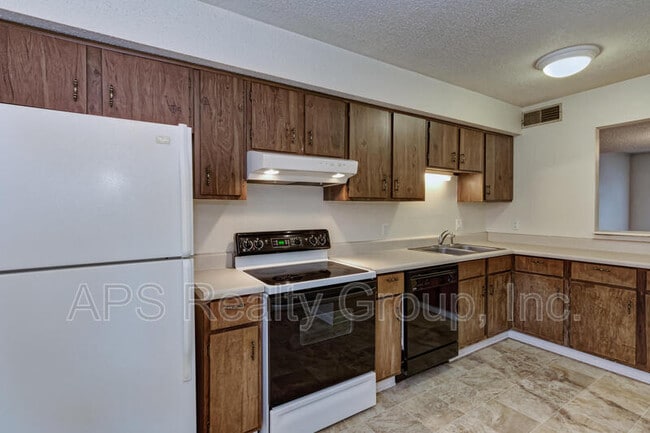 Photo - 3771 Heathrow Dr