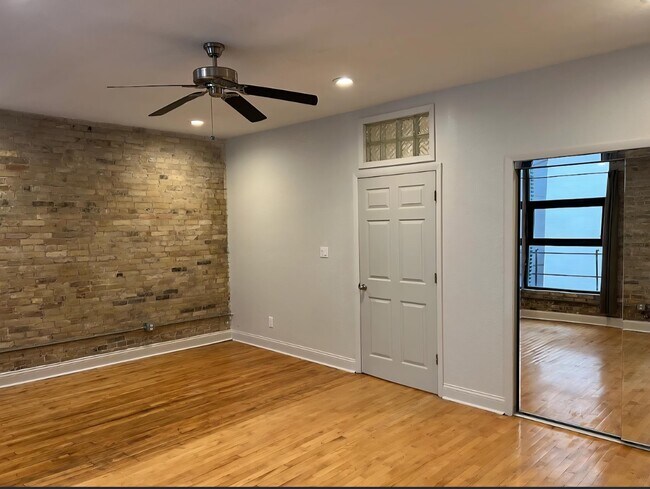 Photo - 532 N Water St