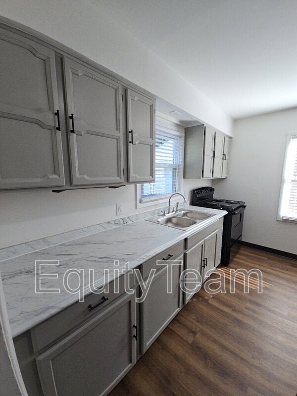 Photo - 120 Circle Dr