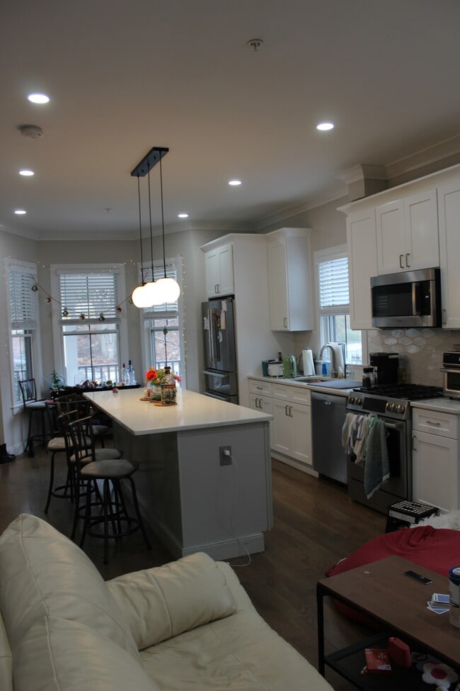 Photo - 153 Foster St