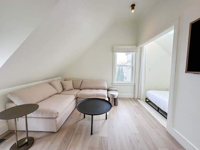 30 Thornley St Unit 3